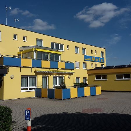 Motel Am Highway Althengstett Экстерьер фото